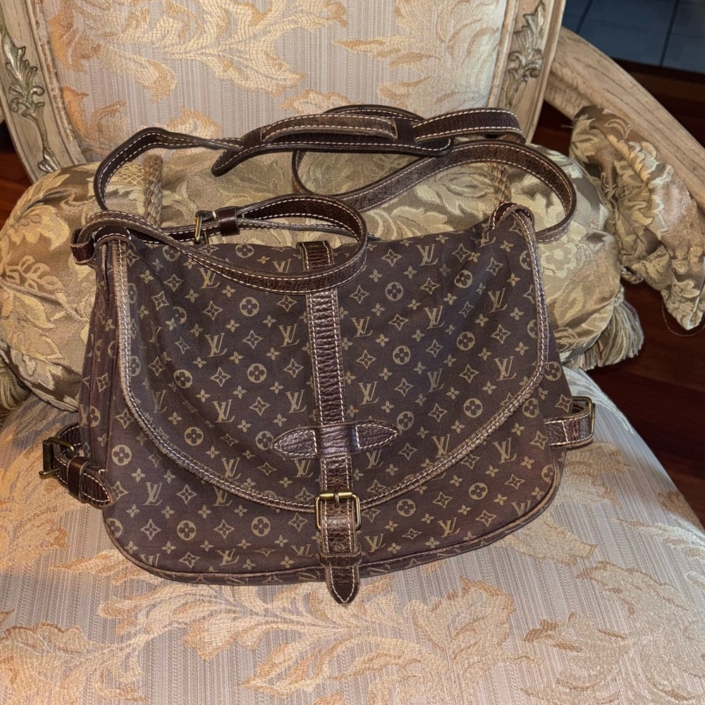 Louis Vuitton Mini Lin Saumur 30 Handbag